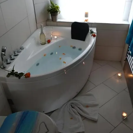 Modern Flat شقة